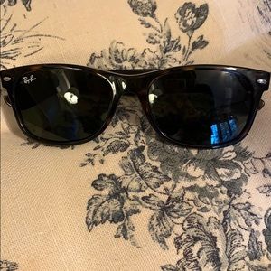 Ray Ban Wayfarer Tortoise Sunglasses 🕶 🌞
